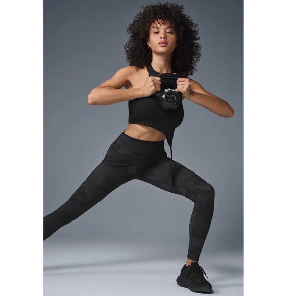 Alo Yoga High-Waist Camo Vapor Legging in Hunter Camouflage Size S - Picture 4 of 16